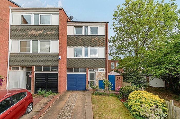 3 Bedroom End Of Terrace House For Sale In Hillbrow Road, Bromley, BR1