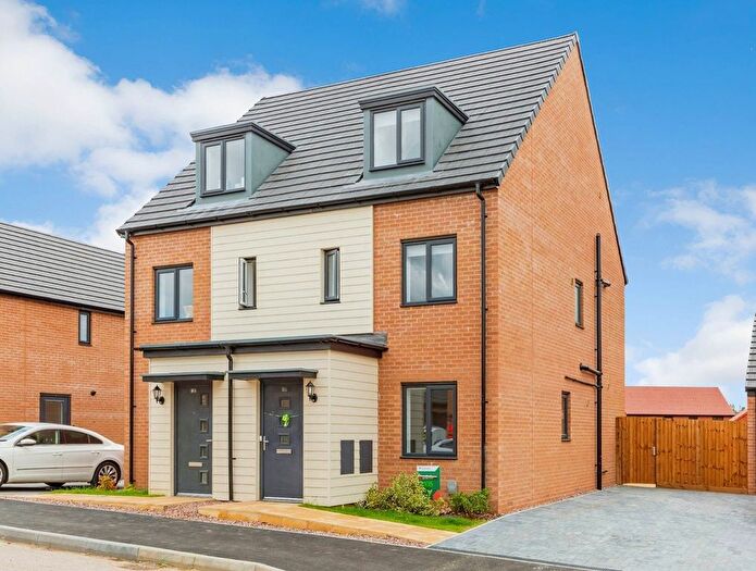 3 Bedroom Property To Rent In Eleanor Drive, Wellingborough, NN8