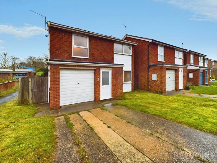 3 Bedroom Detached House For Sale In Rothleigh Road, Cambridge, CB1