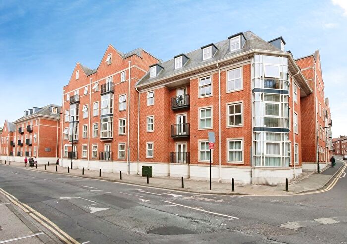2 Bedroom Flat For Sale In Skeldergate, York, North Yorkshire, YO1