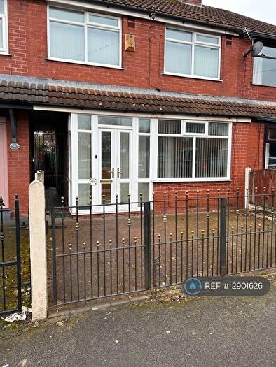 3 Bedroom Semi Detached House To Rent In Greenside Lane, Droylsden, Manchester, M43