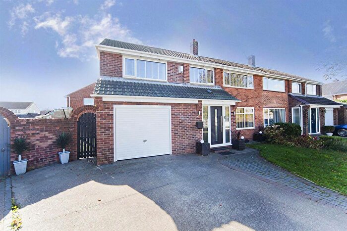 5 Bedroom Semi Detached House For Sale In Westerdale Road, Hartlepool, TS25