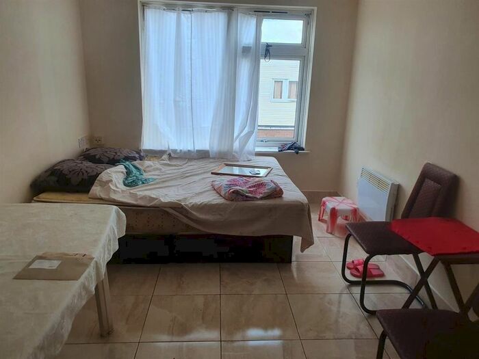 1 Bedroom Flat To Rent In Comet Close, Leicester, LE3
