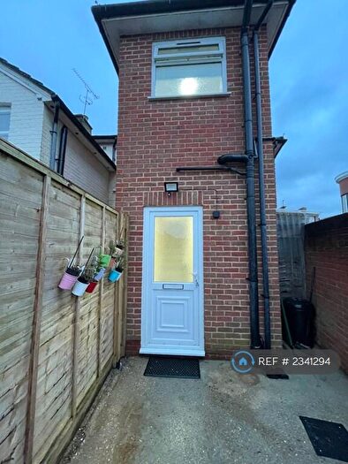 1 Bedroom Flat To Rent In Worplesdon Road, Guildford, GU2