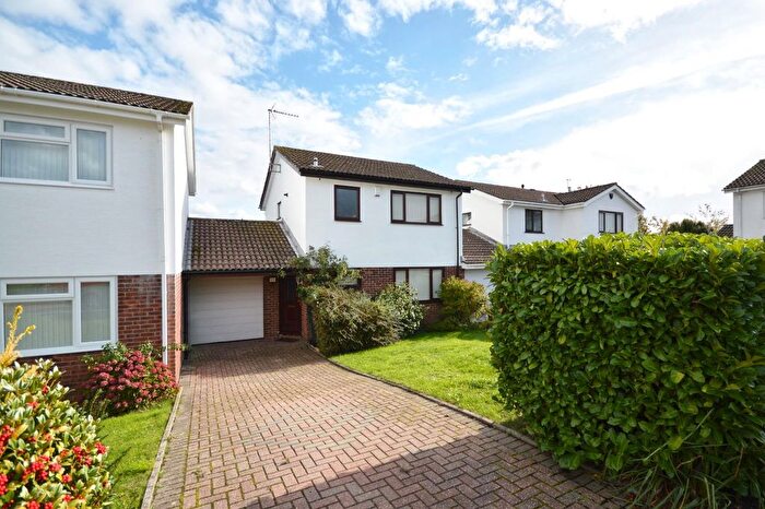 3 Bedroom Link Detached House For Sale In The Meadows, Hanham, Bristol, BS15