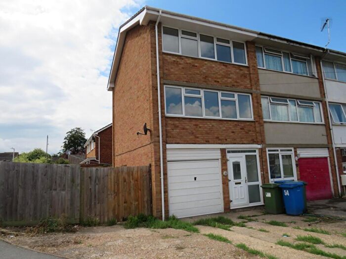 3 Bedroom End Of Terrace House To Rent In Sittingbourne, ME10