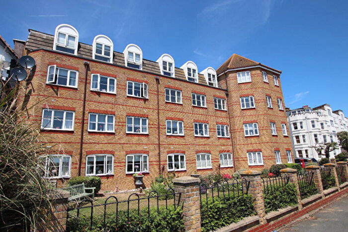 2 Bedroom Flat For Sale In Westcliff Court, Edith Road, Clacton On Sea, CO15
