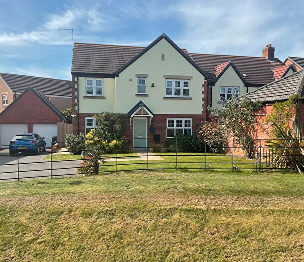 5 Bedroom Detached House For Sale In York Way, Northampton, NN5