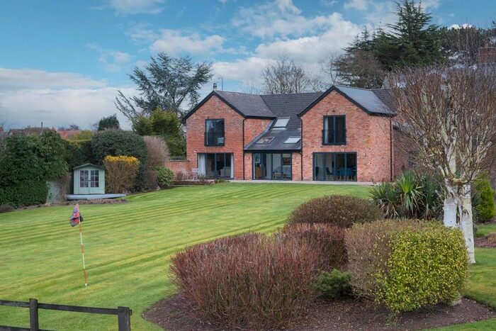 4 Bedroom Barn Conversion For Sale In Holme Street, Tarvin, Chester, CH3