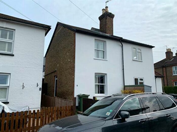 5 Bedroom Semi Detached House To Rent In Nettles Terrace, Guildford, GU1