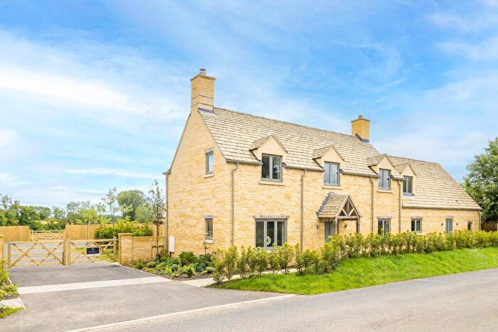 4 Bedroom Semi-Detached House To Rent In Tulip House, Little Rissington, GL54