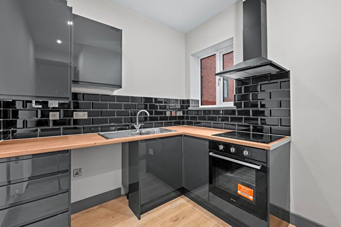 1 Bedroom Flat To Rent In Apartment, Bank Street, Castleford, WF10