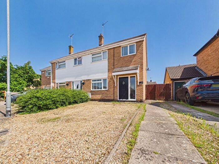 3 Bedroom Semi-Detached House For Sale In Green Lane, Yaxley, PE7