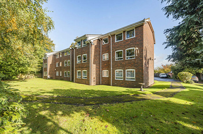 2 Bedroom Apartment For Sale In Chapel Lane, Binfield, Bracknell, Berkshire, RG42