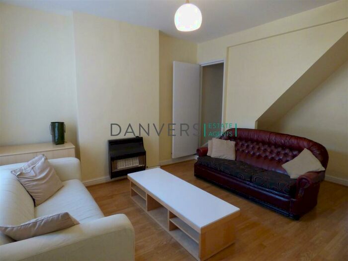 4 Bedroom Terraced House To Rent In Ullswater Street, Leicester, LE2