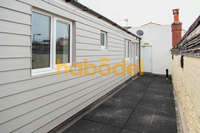 1 Bedroom Flat To Rent In Torbay Road, Paignton, Paignton, TQ4