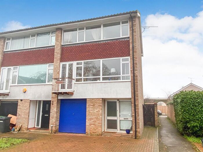 3 Bedroom End Of Terrace House For Sale In Rookery Court, Marlow, SL7