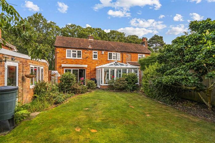 4 Bedroom Detached House For Sale In Crick Hollow, Mortimer West End, RG7