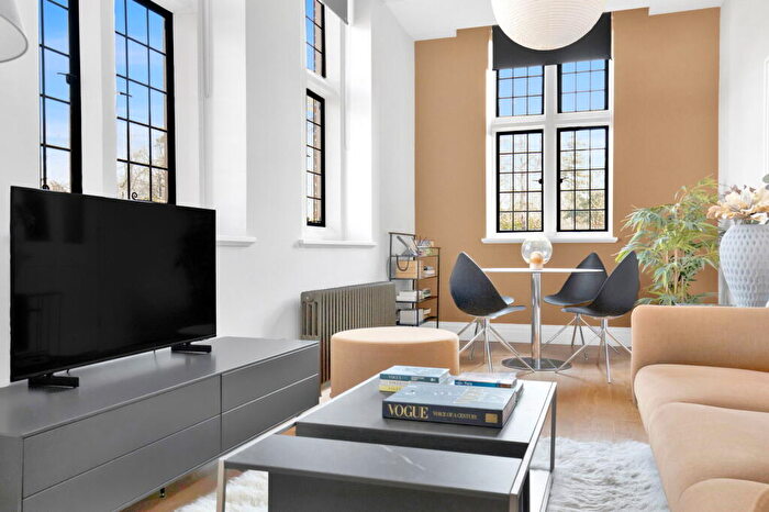 1 Bedroom Apartment For Sale In King Edward Vii Apartments, Midhurst, West Sussex, GU29