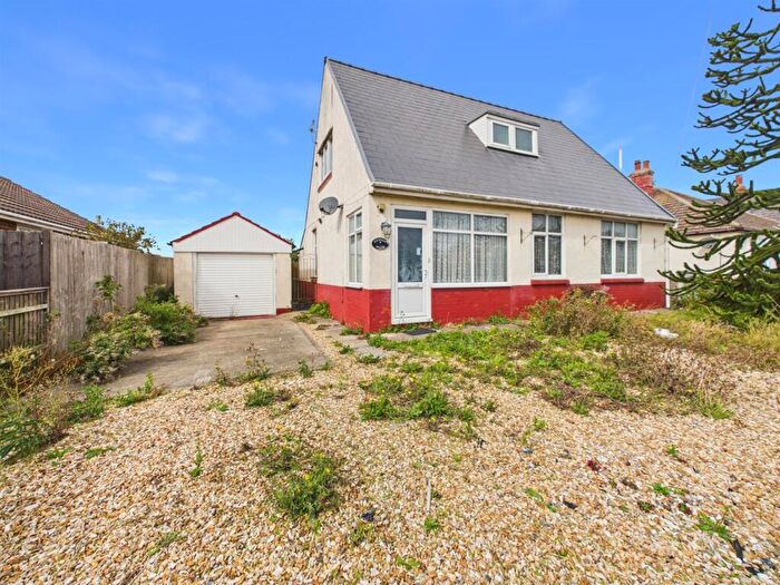 3 Bedroom Detached Bungalow For Sale In Trusthorpe Road, Sutton-On-Sea, LN12
