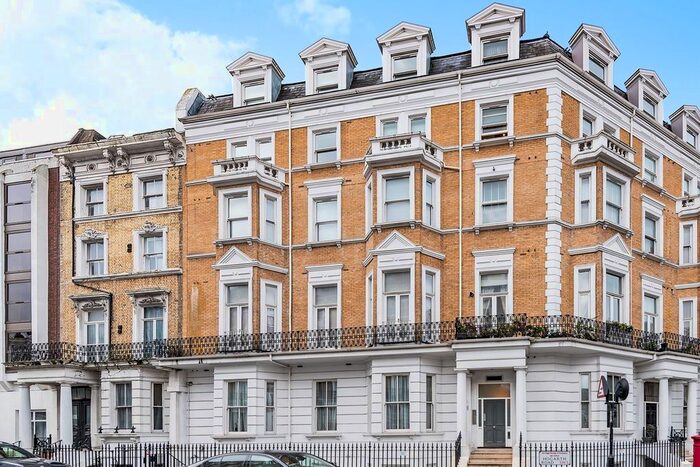 2 Bedroom Flat To Rent In Knaresborough Place, London, SW5