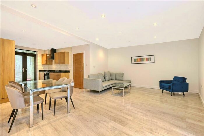 4 Bedroom House To Rent In Clemence Street, Clemence Street, London, London, E14