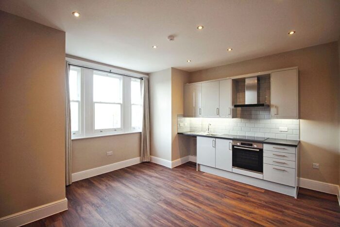 1 Bedroom Flat To Rent In Silver Street, Enfield, EN1