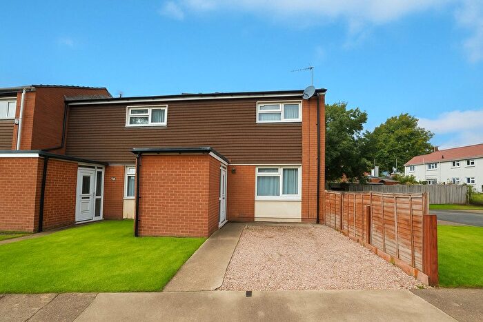 2 Bedroom End Of Terrace House For Sale In Roberts Close, Torquay, Devon, TQ2
