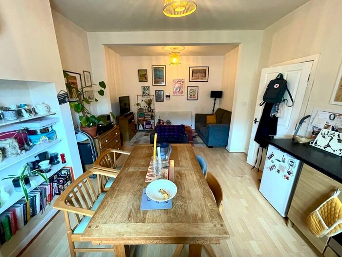 2 Bedroom Flat To Rent In Egerton Road North, ., M16