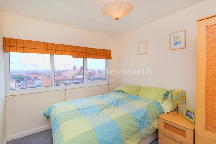 2 Bedroom Flat For Sale In Queens Promenade, Blackpool, FY2
