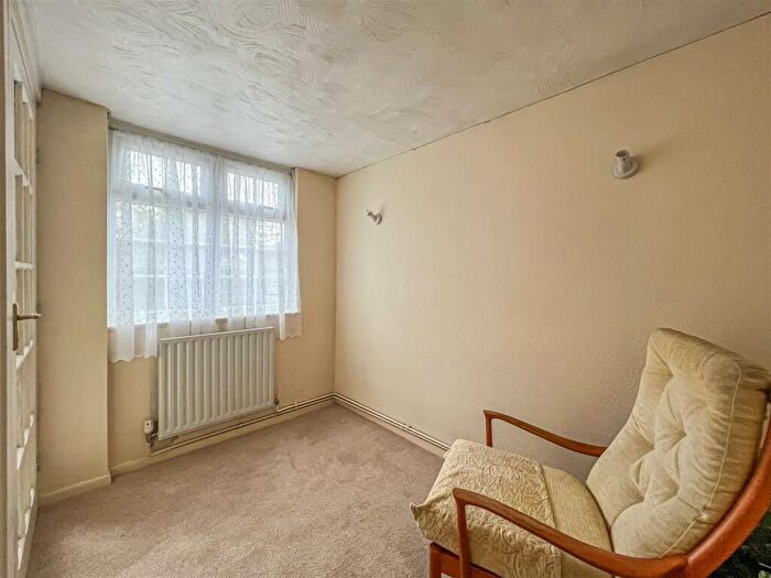 3 Bedroom Detached Bungalow For Sale In Woodland Avenue, Hutton, Brentwood, CM13