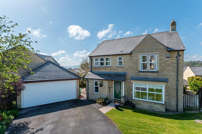 4 Bedroom Detached House For Sale In Thorneycroft Road, East Morton, West Yorkshire, BD20