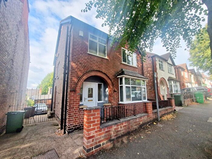 5 Bedroom Detached House For Sale In Harrington Drive, Nottingham, NG7