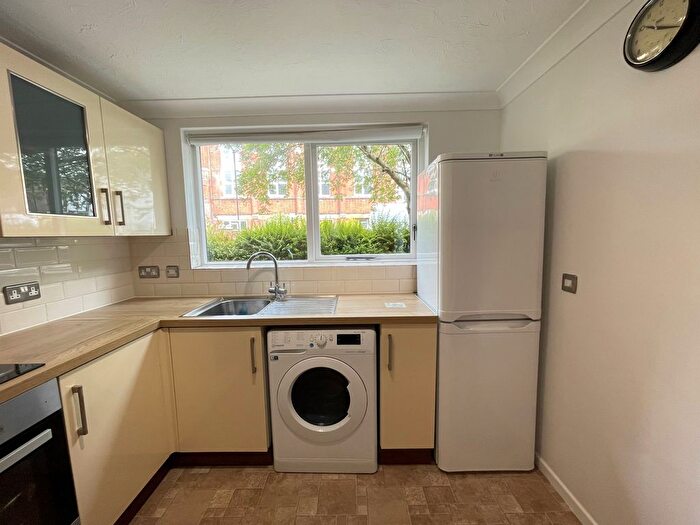2 Bedroom Flat To Rent In Brook Court, London, E17