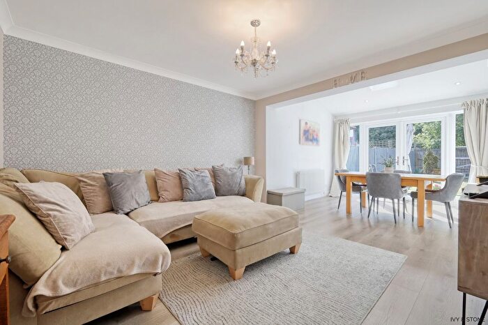 3 Bedroom Semi-Detached House For Sale In Woodhouse Lane, Broomfield, Chelmsford, Essex, CM1