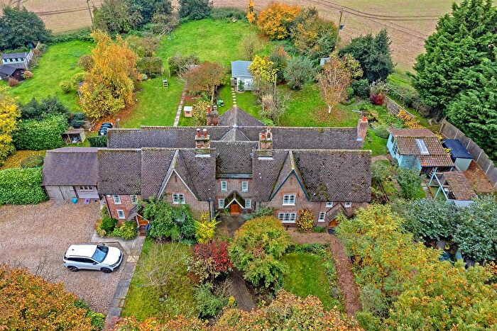 2 Bedroom Terraced House For Sale In Bower Heath, Harpenden, AL5