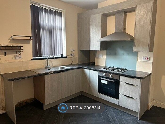 4 Bedroom Terraced House To Rent In Copperfield St, Blackburn, BB1