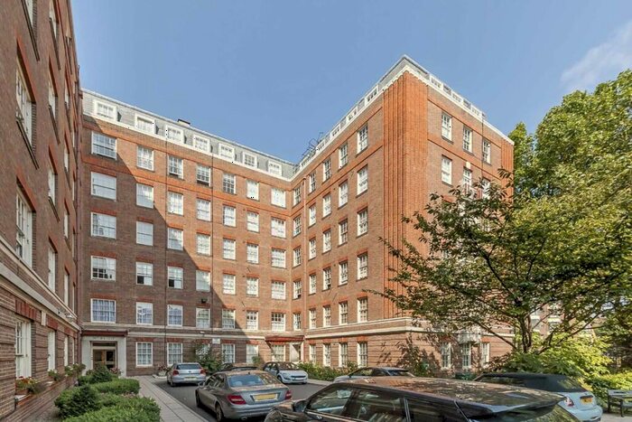 3 Bedroom Flat To Rent In Finchley Road, St. John's Wood, NW8