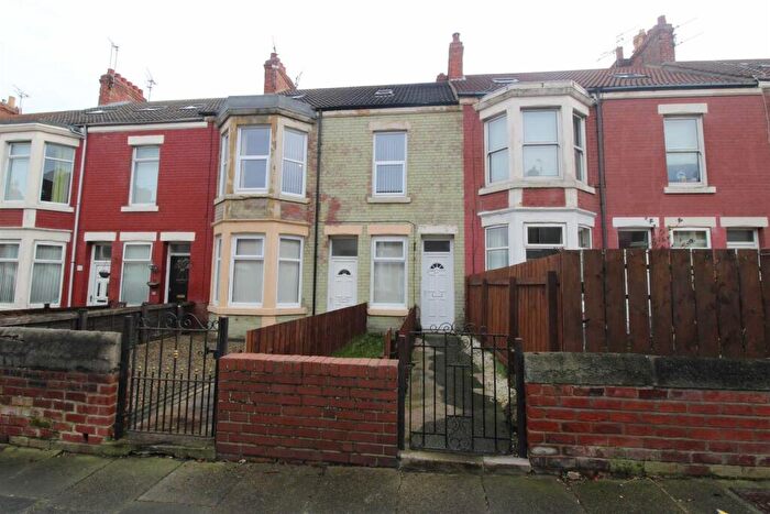 2 Bedroom Flat To Rent In Cambridge Avenue, Whitley Bay, NE26