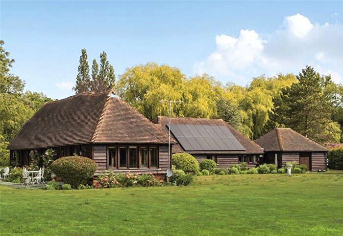 4 Bedroom Bungalow To Rent In Four Elms Road, Four Elms, Kent, TN8