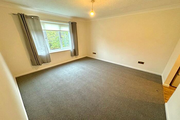 2 Bedroom Apartment To Rent In Cowley Close, Maybush, SO16