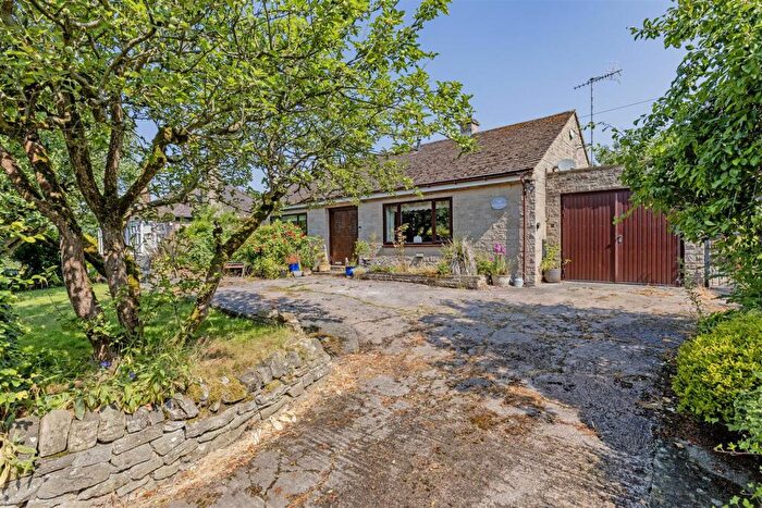 3 Bedroom Bungalow For Sale In Ashford Road, Bakewell, DE45