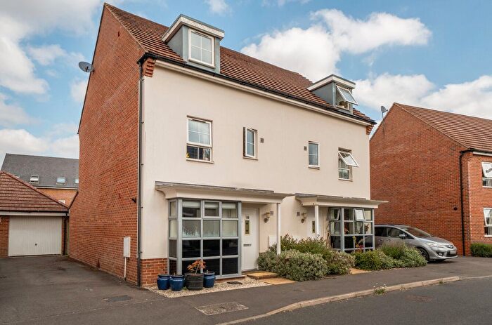 4 Bedroom Semi-detached House For Sale In Windsor Crescent, Wokingham, Berkshire, RG40