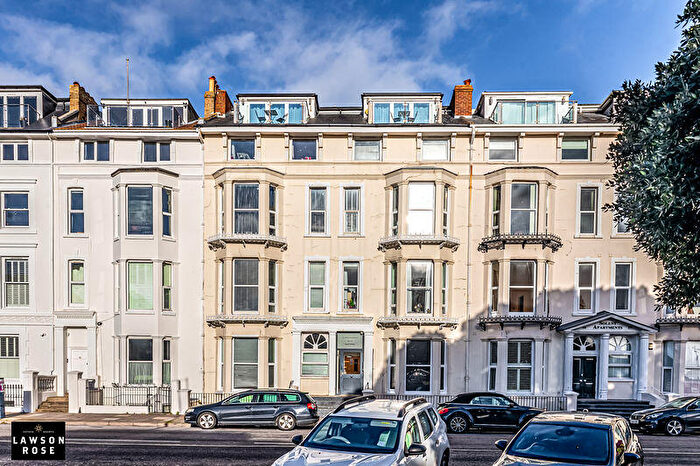 2 Bedroom Flat For Sale In - South Parade, Southsea, PO5