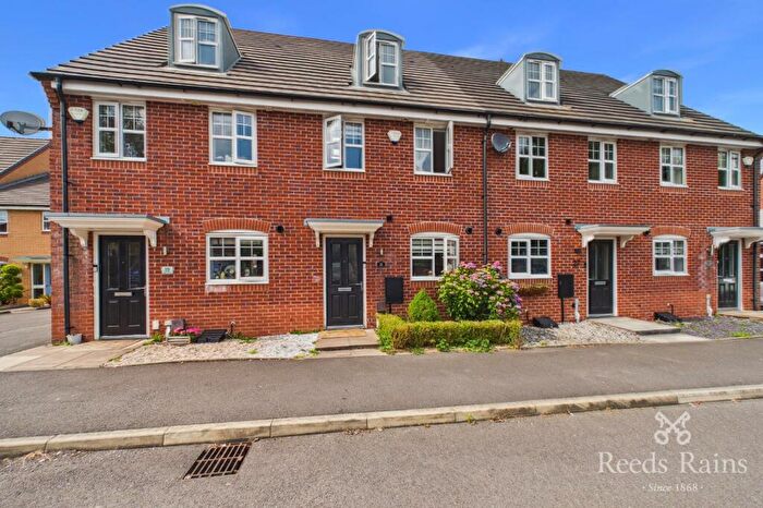 3 Bedroom Terraced House For Sale In Gregory Street, Hyde, Greater Manchester, SK14