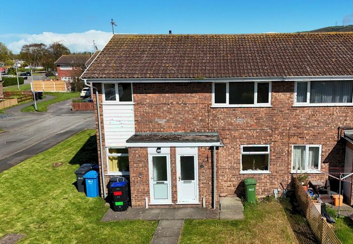 2 Bedroom Flat To Rent In Lon Brynli, Prestatyn, Denbighshire, LL19
