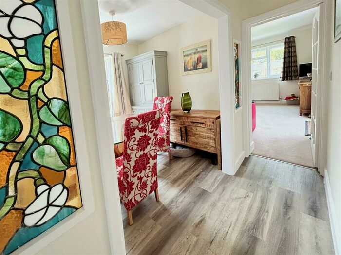 2 Bedroom Detached Bungalow For Sale In Central Avenue, Herne Bay, CT6