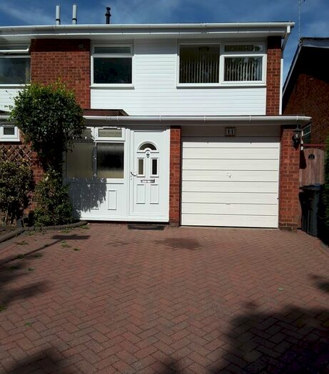 3 Bedroom Semi-Detached House To Rent In Ingham Way, Birmingham, B17