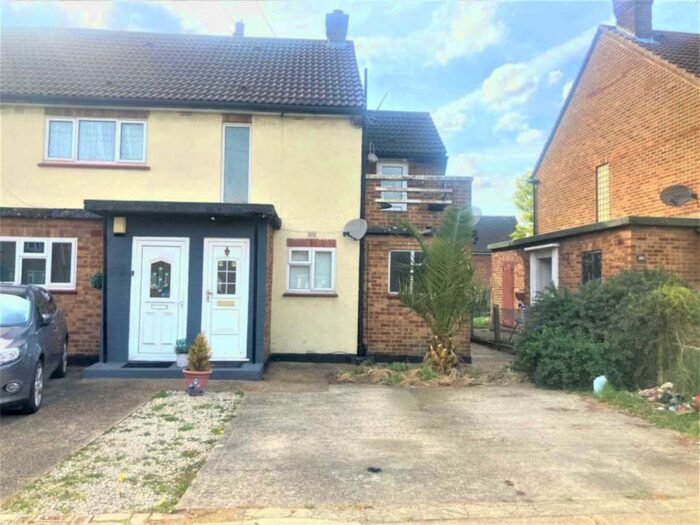 2 Bedroom Maisonette To Rent In Rainham, RM13