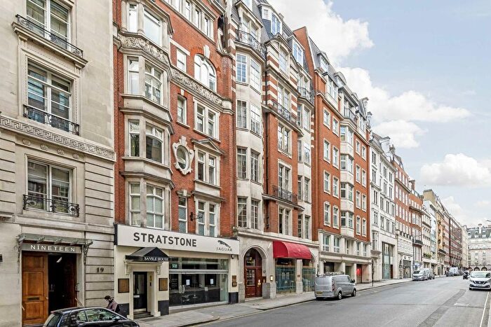 2 Bedroom Flat To Rent In Berkeley Street, Mayfair, W1J